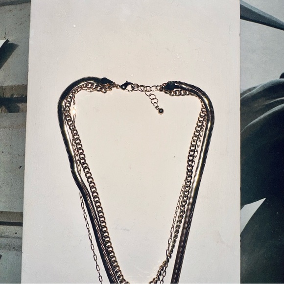 NECKLACE Snake Pendant with Chains - Picture 3 of 3